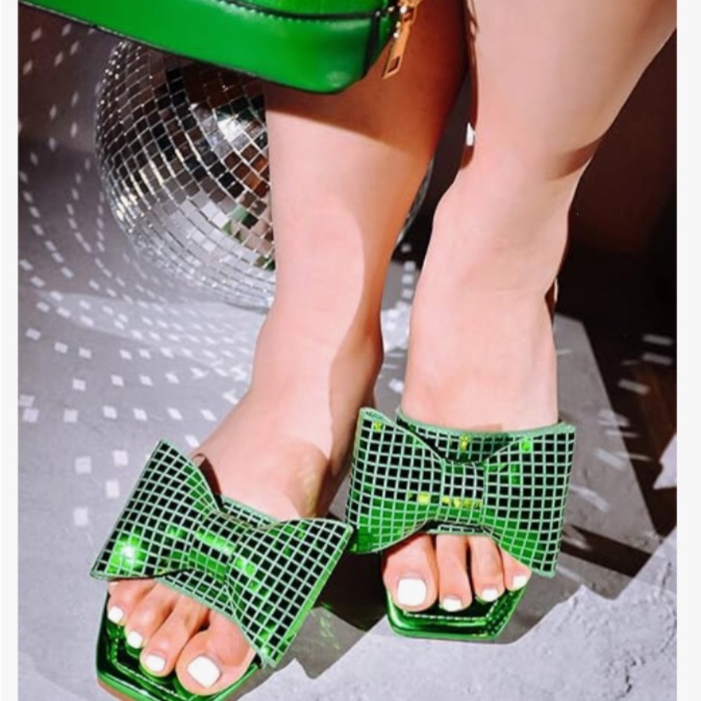 Cape Robin, Gorgeous Green Sandals!